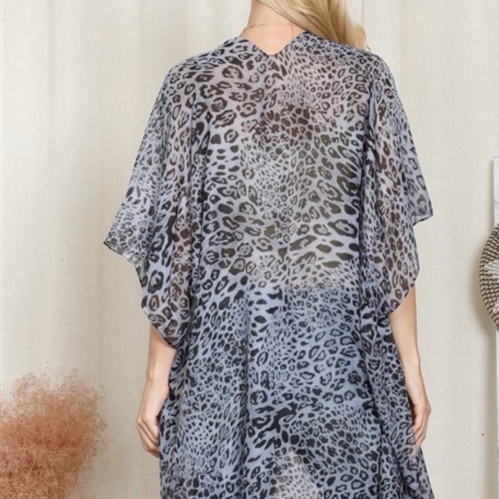 Mid length , short sleeve cardigan, lightweight - Picture 2 of 2